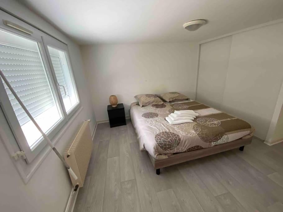 Appartement Avec Garage Et Terrasse Bourges Exterior photo